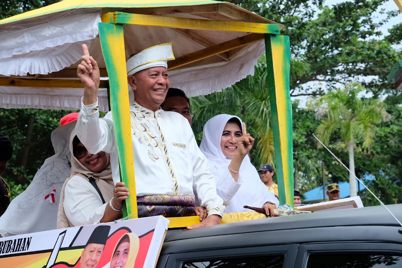 Paslon Wali Kota dan Wakil Wali Kota Tanjungpinang Syahrul – Rahma saat kampanye.