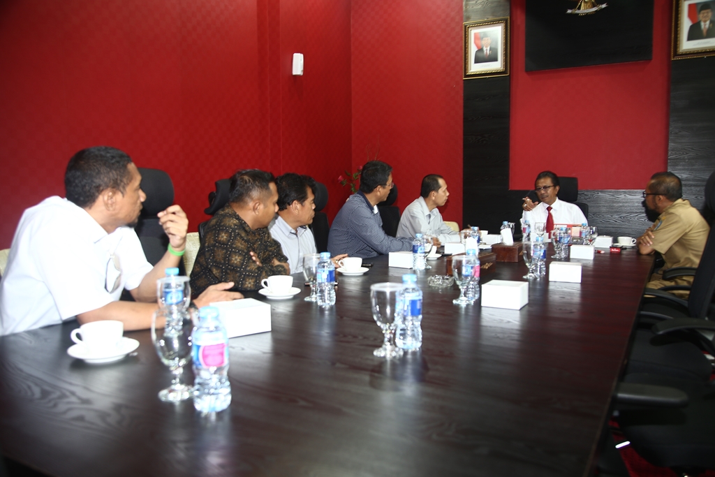 Ketua DPRD Kepri sharing bersama dengan KPID Kepri