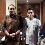 Muhamad Zaini Komisioner Panwaslu Kota Tanjungpinang bersama Rosnawati Komisioner Bawaslu Kepri (Hijab Hitam), Mohammad Afifuddin Komisioner Bawaslu RI (Batik coklat) dan Staf Saat Worshop IKP Bawaslu RI Tahun 2018 di Jakarta beberapa waktu lalu