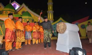 Gubernur Kepri Nurdin Basirun membuka pelaksanaan MTQ di Karimun