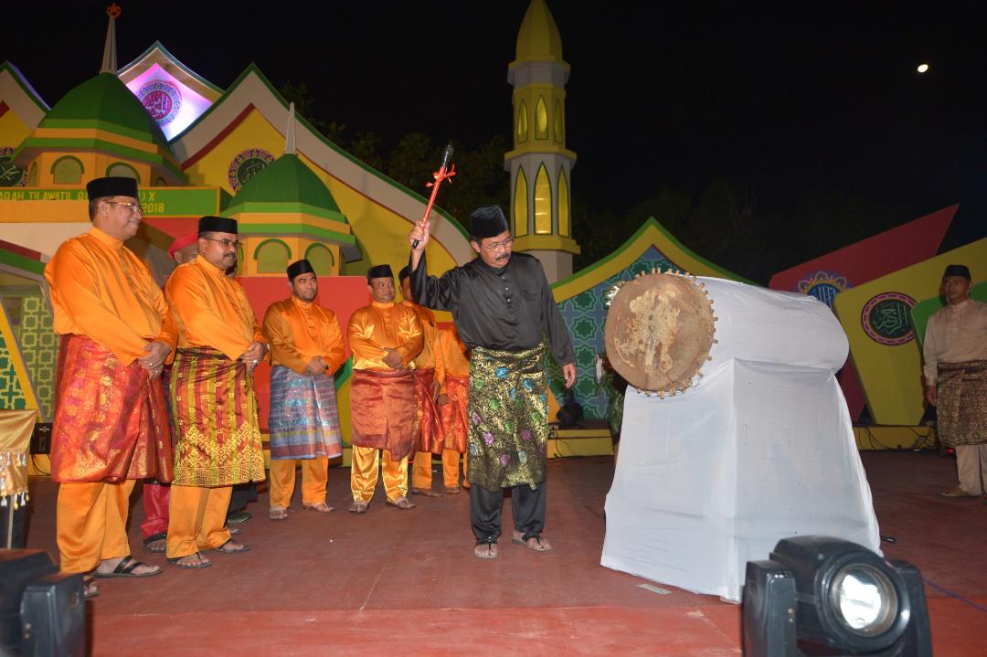 Gubernur Kepri Nurdin Basirun membuka pelaksanaan MTQ di Karimun