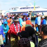 Bupati Bintan saat berjunjung ke Tambelan beberapa waktu lalu