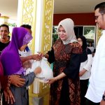 4cdc9360-6fd7-4dc0-824b-c5b47c959365 Pemberian sembako oleh Dekranasda Bintan