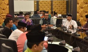 Bupati dan Wakil Bupati Bintan menggelar rapat bersama persiapan lebaran