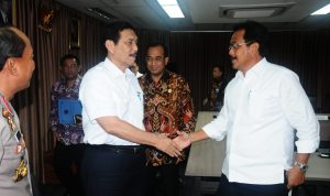 99e634a4-507d-498e-b230-f14739c24331 Gubernur Kepri, Nurdin Basirun ketemu sama Menko Maritim Luhut Binsar Panjaitan