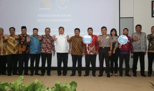 Wakil Ketua Komisi I DPRD Kepri Taba Iskandar, anggota DPRD Kepri Asmin Patros, Kepala BNN RI, Komjen Heru Winarko, Kepala BP Batam, Lukita Diansyah Tuwo dan jajaran pejabat lainnya foto bersama