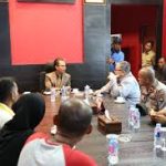 Ketua DPRD Kepri, Jumaga Nadeak saat memimpin rapat beberapa waktu lalu