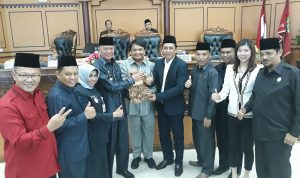 20180925_150547 Pimpinan DPRD Tanjungpinang dan Anggota DPRD Tanjungpinang foto bersama dengan Wali Kota dan Wakil Wali Kota Tanjungpinang