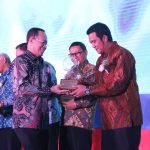 Bupati Bintan Terima Penghargaan Ki Hajar Award 2018