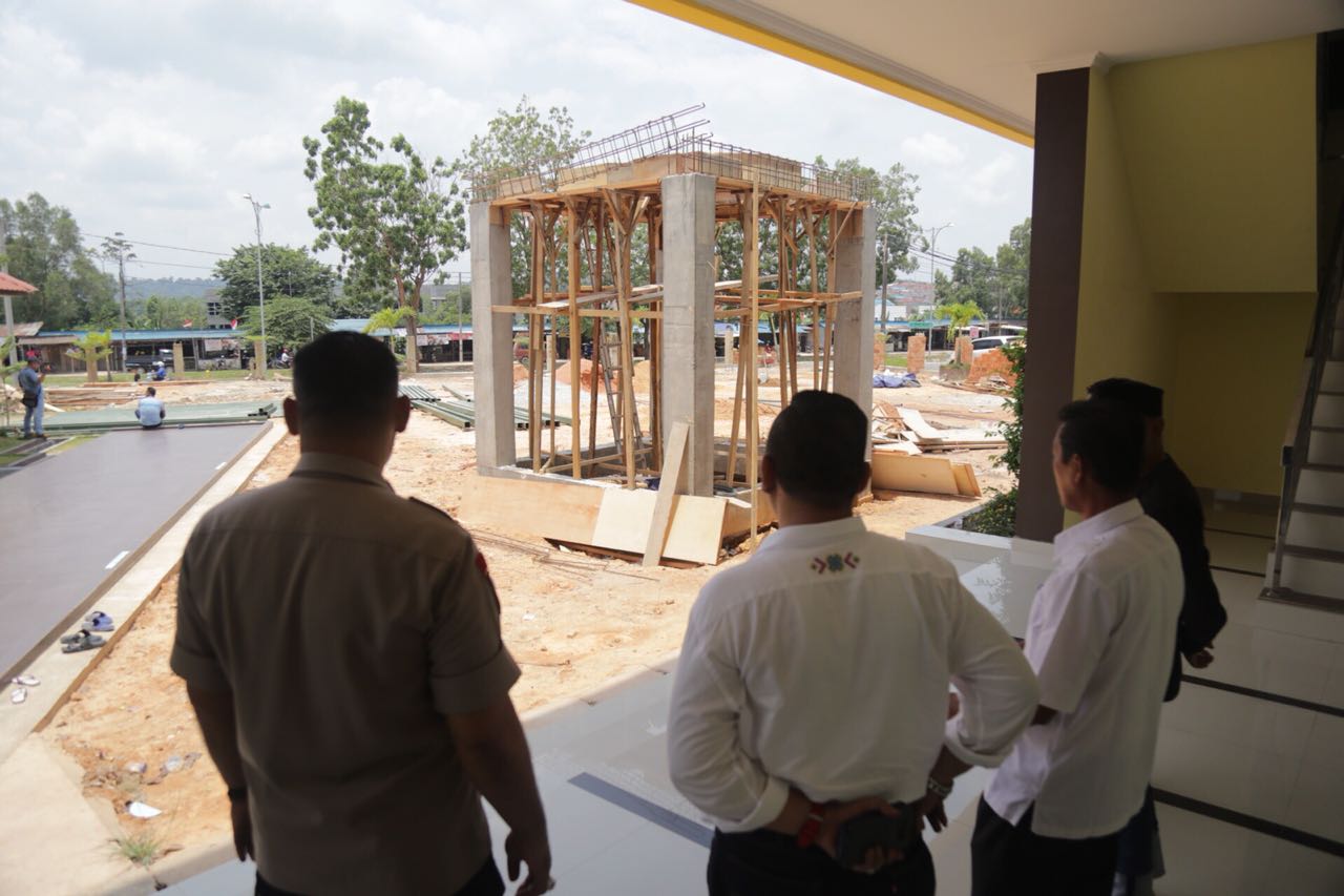 KOMISI III TINJAU PROYEK PEMBANGUNAN SARANA DAN PRASARANA MAKO BRIMOB