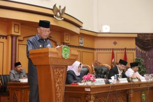 Wali Kota Tanjungpinang, Syahrul membacakan pidatonya