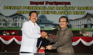 DPRD Kepri Bersama Pemprov Kepri Sahkan APBDP 2018