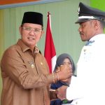 Bupati Bintan Lantik Boli Jabat Kades Malang Rapat.