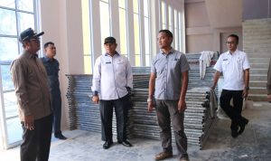 Bupati Bintan Tinjau Pembangunan Stadion Bola Busung.