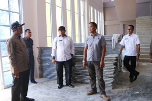Bupati Bintan Tinjau Pembangunan Stadion Bola Busung.