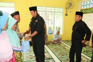 Temui Lansia, Bupati Bintan "Mereka Orangtua Kita"