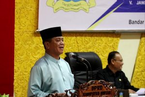 Wakil Bupati Bintan, Dalmasri Syam saat memberikan sambuatan dalam Rapat Paripurna Pengesahan APBD Bintan 2019