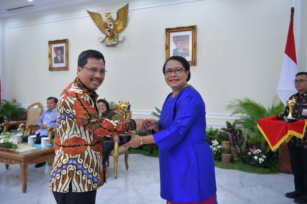 Kepri Kembali Terima Anugerah Parahita Ekapraya