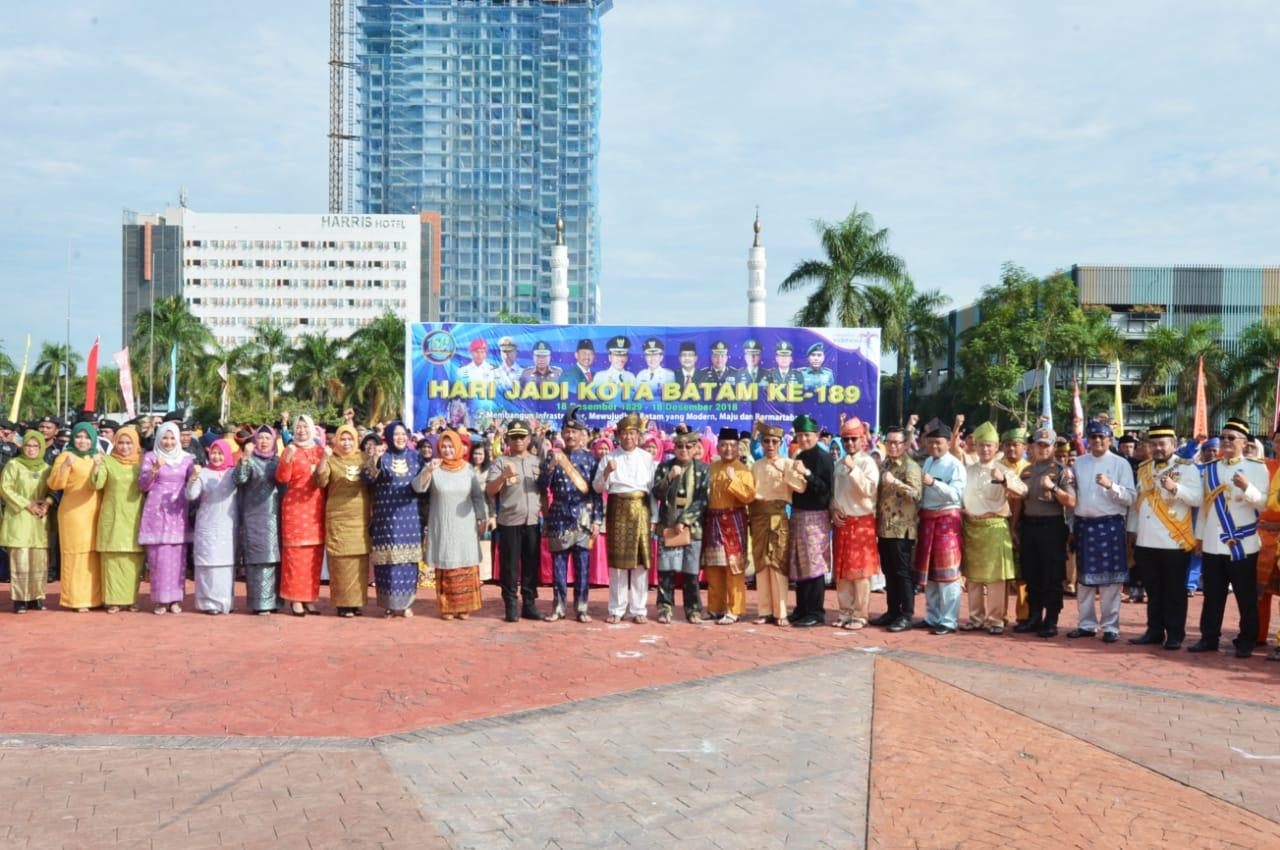 Isdianto Ajak Semua Sayangi Batam