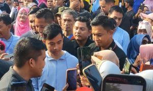 Gibran Rakabuming Raka Klarifikasi Aksi Bagi-bagi Susu di CFD Jakarta