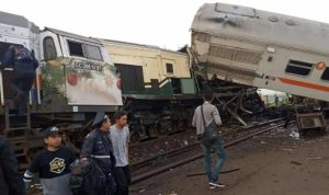 Kereta Api Turangga dan KA Lokal Tabrakan di Cicalengka, Jawa Barat