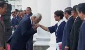 Momen Xanana Gusmao Cium Tangan Retno Marsudi Saat Kunjungan Kenegaraan