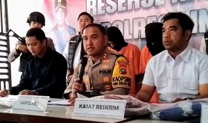 Oknum Pemilik dan Pembina Ponpes di Lingga Lecehkan 10 Santriwati, Modus Berikan Nilai Tinggi dan Vitamin Oknum Pemilik dan Pembina Ponpes di Lingga Lecehkan 10 Santriwati, Modus Berikan Nilai Tinggi dan Vitamin